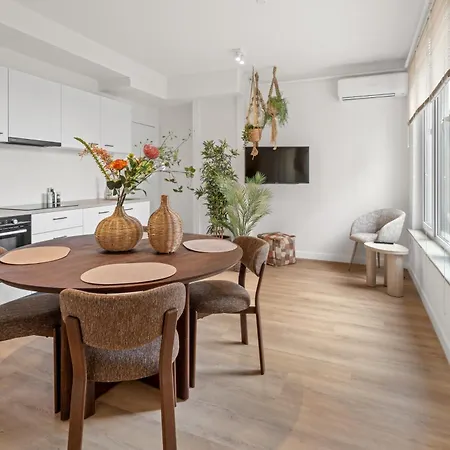 Appartement Private W Small Garden, Airco, Kitchen *