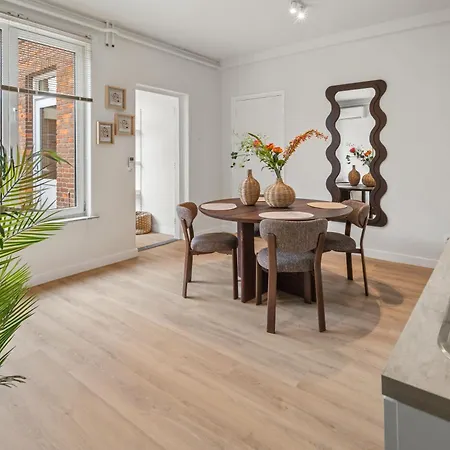 Appartement Private W Small Garden, Airco, Kitchen Wouw