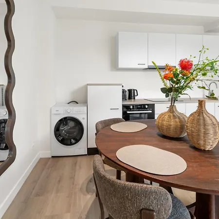 Appartement Private W Small Garden, Airco, Kitchen *