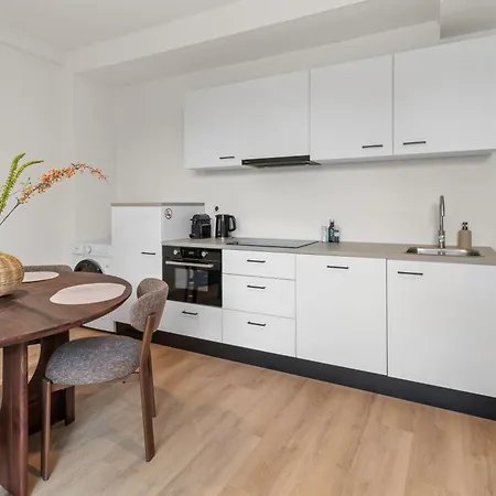 Private W Small Garden, Airco, Kitchen Appartement Wouw