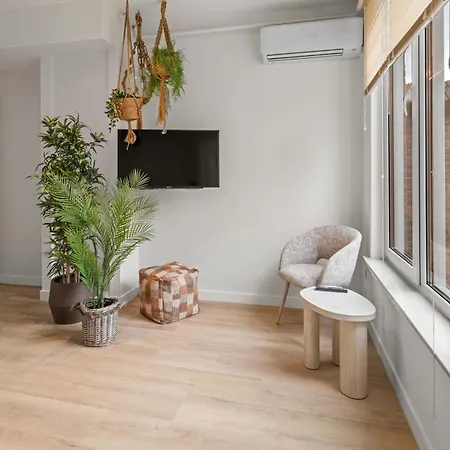 Private W Small Garden, Airco, Kitchen Appartement